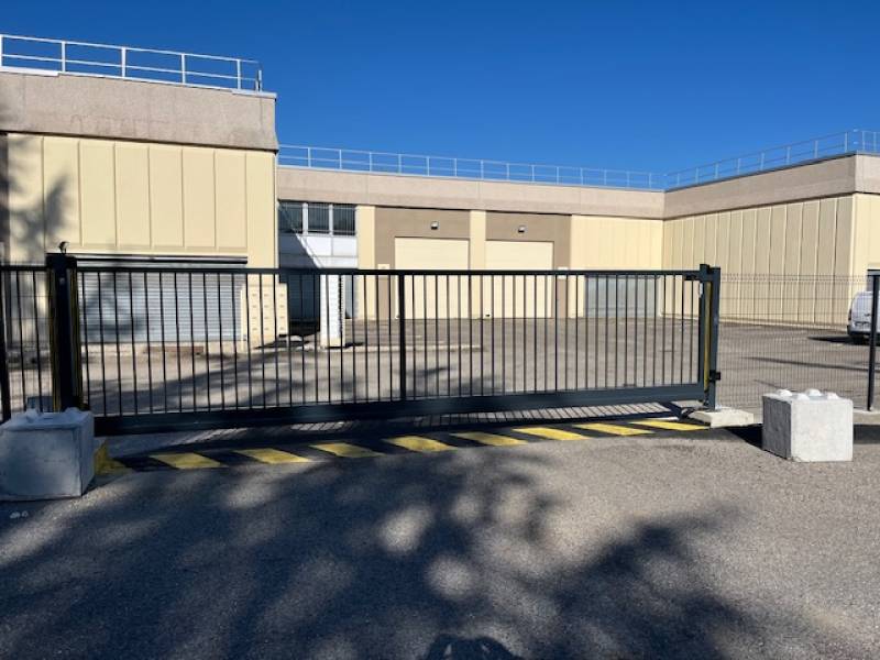 Création d’un portail autoportant, avec remplacement et création de la clôture extérieure & Motorisation à Caluire et Cuire, près de Lyon